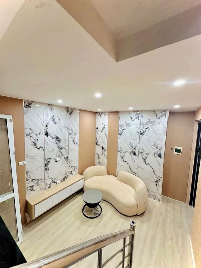 Bán nhà Trần Khát Chân - diện tích 19m2 5 tầng - Nhà đẹp đủ nội thất - giá 5,8 tỷ