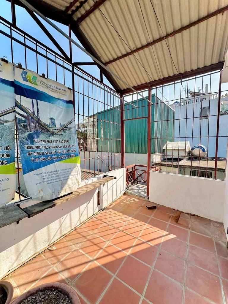 Bán nhà Trần Khát Chân - diện tích 19m2 5 tầng - Nhà đẹp đủ nội thất - giá 5,8 tỷ