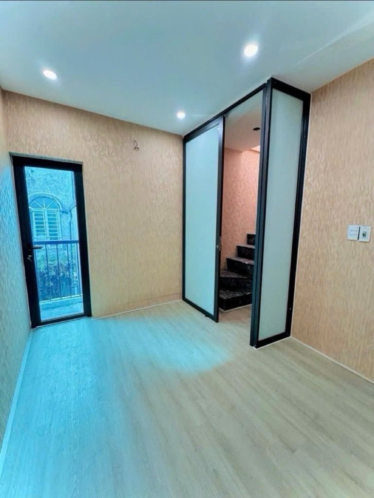 Bán nhà Trần Khát Chân - diện tích 19m2 5 tầng - Nhà đẹp đủ nội thất - giá 5,8 tỷ