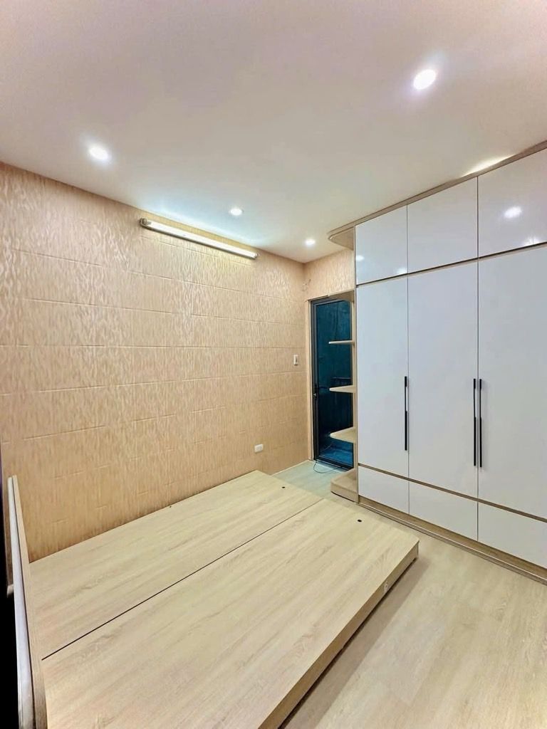 Bán nhà Trần Khát Chân - diện tích 19m2 5 tầng - Nhà đẹp đủ nội thất - giá 5,8 tỷ