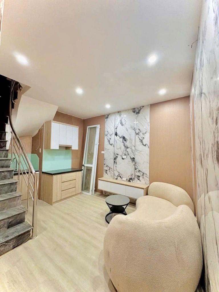 Bán nhà Trần Khát Chân - diện tích 19m2 5 tầng - Nhà đẹp đủ nội thất - giá 5,8 tỷ