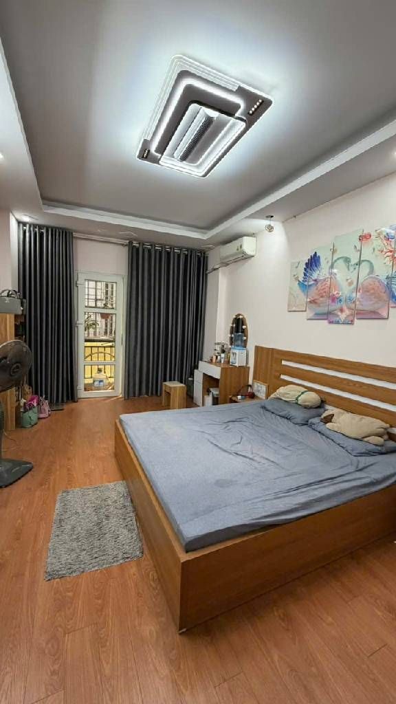 Bán nhà Tân Mai - diện tích 25m2 5 tầng - Ngõ thông hai đầu - giá 10,5 tỷ