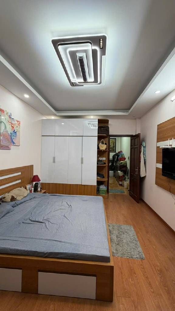 Bán nhà Tân Mai - diện tích 25m2 5 tầng - Ngõ thông hai đầu - giá 10,5 tỷ