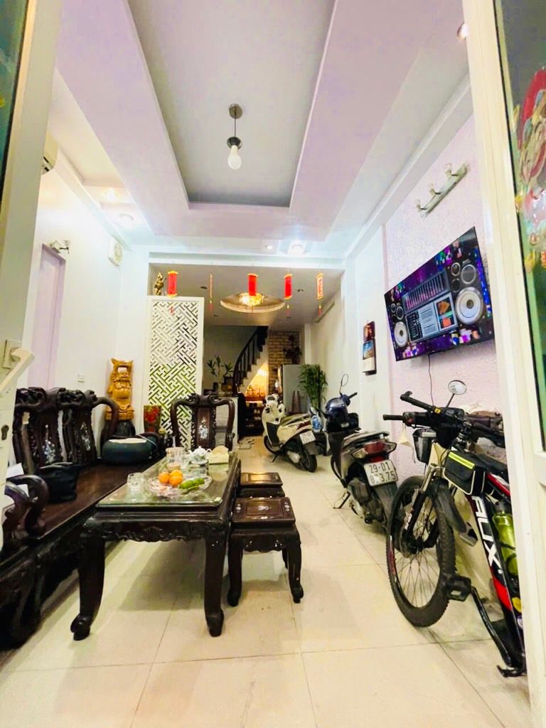 Bán nhà Tạ Quang Bửu - diện tích 31,2m2 5 tầng - gần ô tô - giá 11,6 tỷ