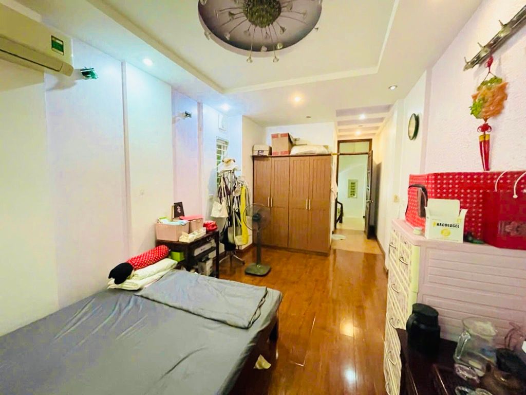 Bán nhà Tạ Quang Bửu - diện tích 31,2m2 5 tầng - gần ô tô - giá 11,6 tỷ