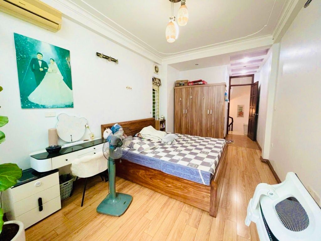 Bán nhà Tạ Quang Bửu - diện tích 31,2m2 5 tầng - gần ô tô - giá 11,6 tỷ