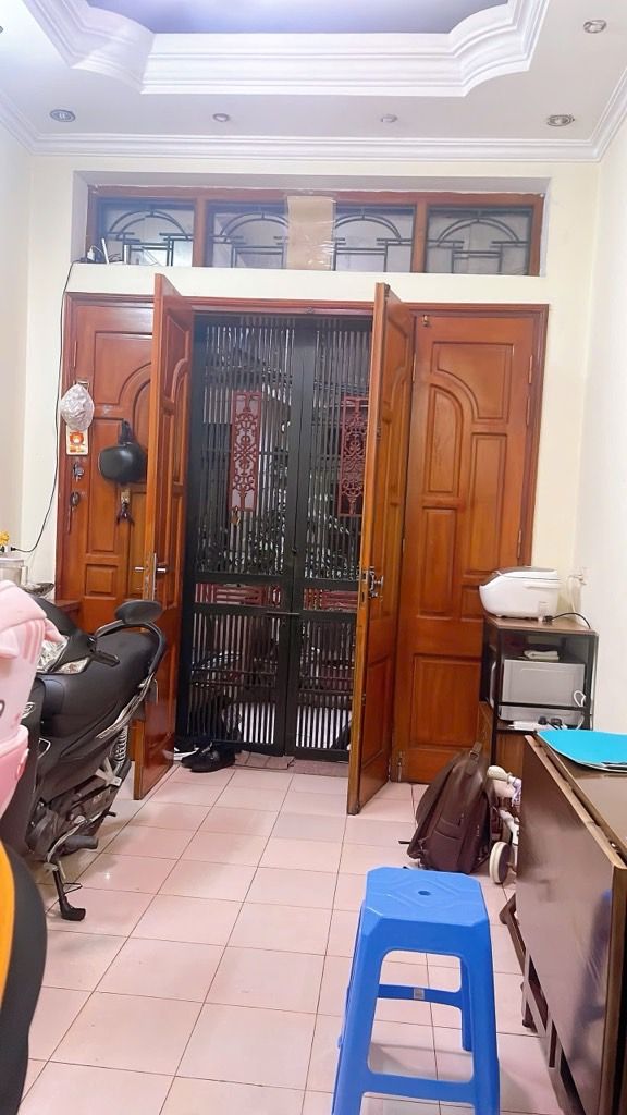Bán nhà Ngõ Giáp Bát - diện tích 25m2 4 tầng - Ô TÔ TRÁNH - giá 6,45 tỷ
