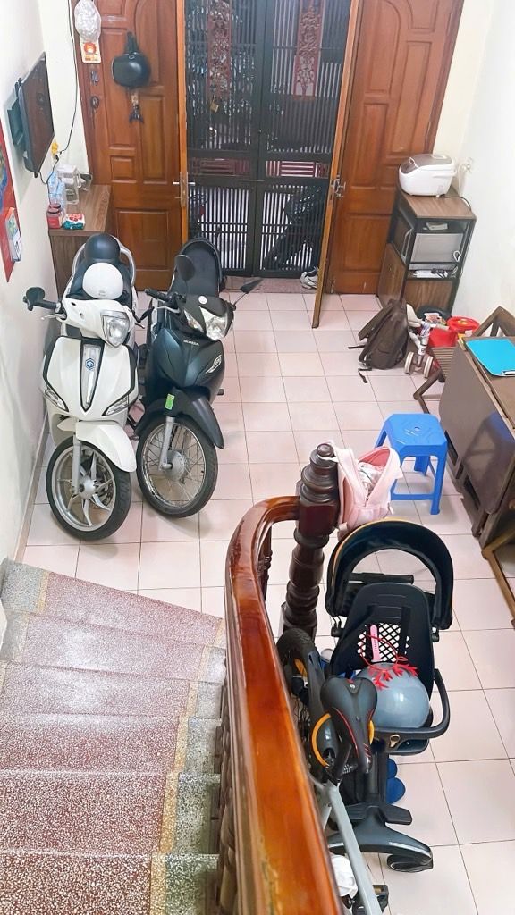 Bán nhà Ngõ Giáp Bát - diện tích 25m2 4 tầng - Ô TÔ TRÁNH - giá 6,45 tỷ