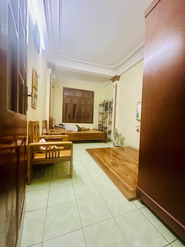 Bán nhà Ngõ Giáp Bát - diện tích 25m2 4 tầng - Ô TÔ TRÁNH - giá 6,45 tỷ