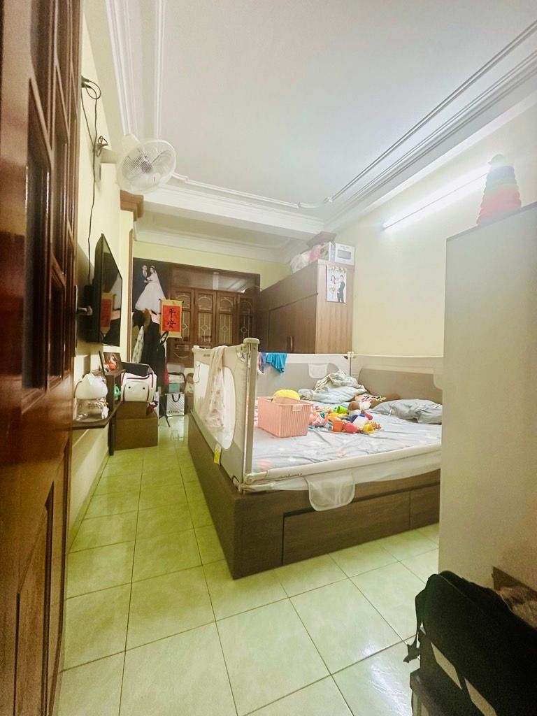 Bán nhà Ngõ Giáp Bát - diện tích 25m2 4 tầng - Ô TÔ TRÁNH - giá 6,45 tỷ