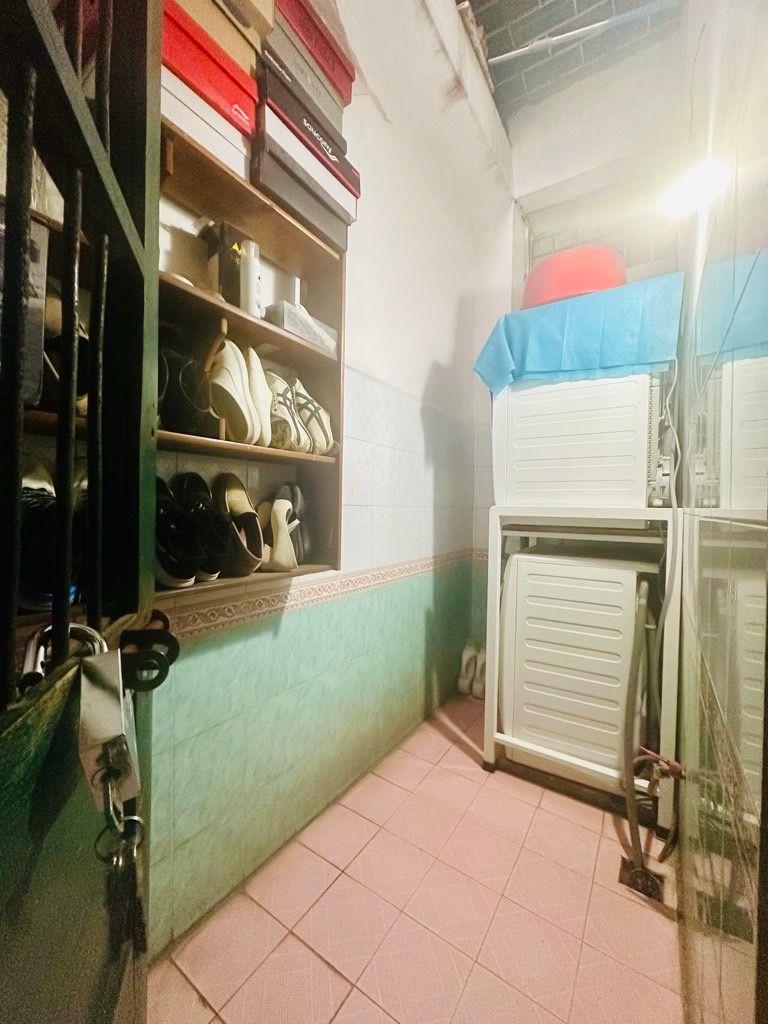 Bán nhà Ngõ Giáp Bát - diện tích 25m2 4 tầng - Ô TÔ TRÁNH - giá 6,45 tỷ