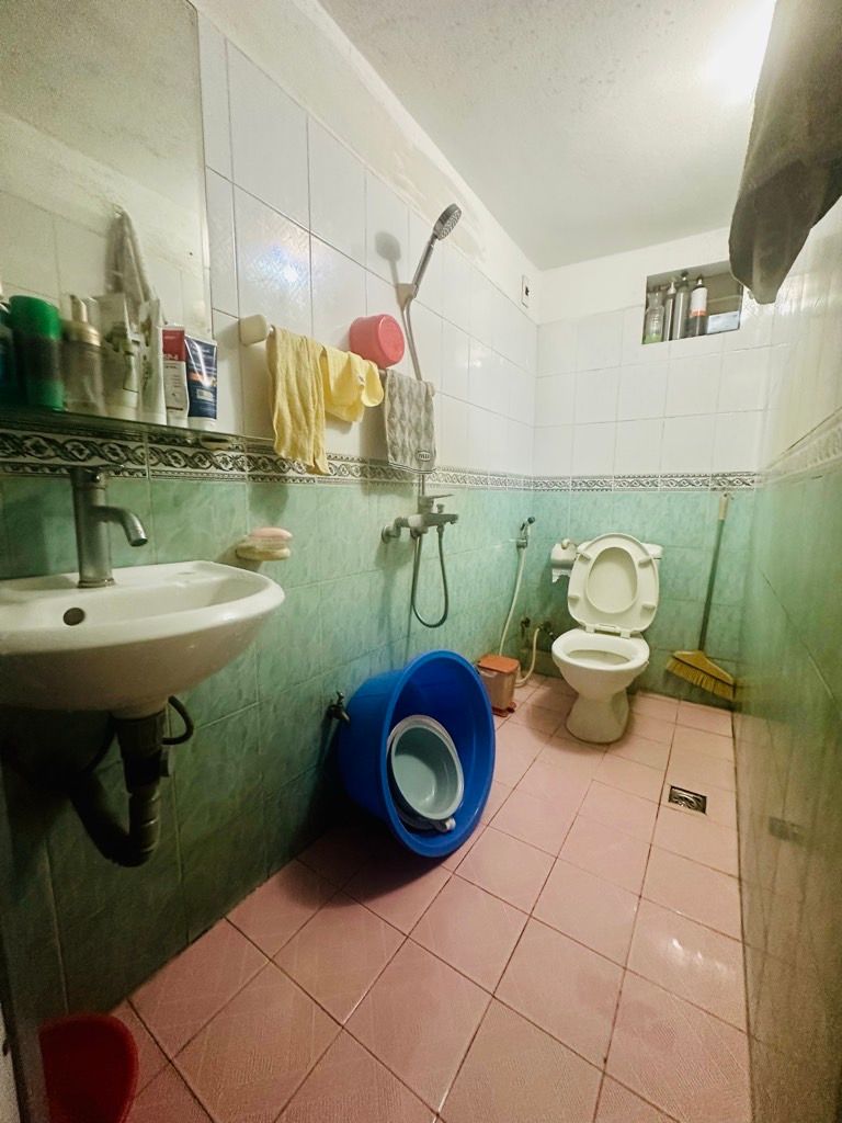 Bán nhà Ngõ Giáp Bát - diện tích 25m2 4 tầng - Ô TÔ TRÁNH - giá 6,45 tỷ