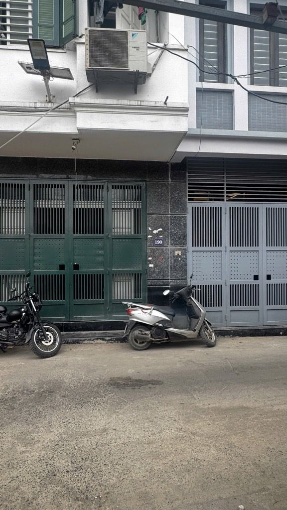 Bán nhà Bùi Xương Trạch - diện tích 45m2 2 tầng - giá 3,6 tỷ