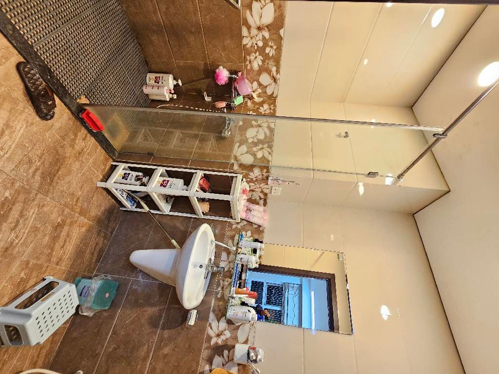 Bán nhà Khương Trung - diện tích 93m2 1 tầng - Thang máy - giá 9,6 tỷ