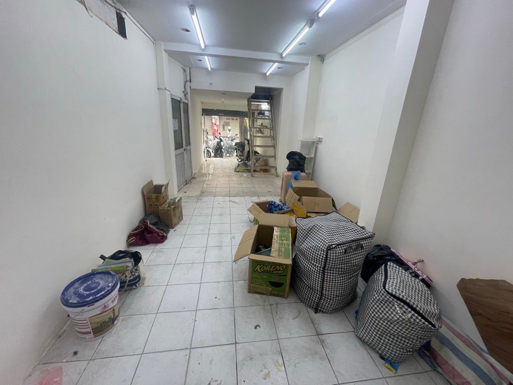 Bán nhà Nguyễn Khuyến - diện tích 48.7m2 3 tầng - Mặt phố lô góc - giá 18,9 tỷ