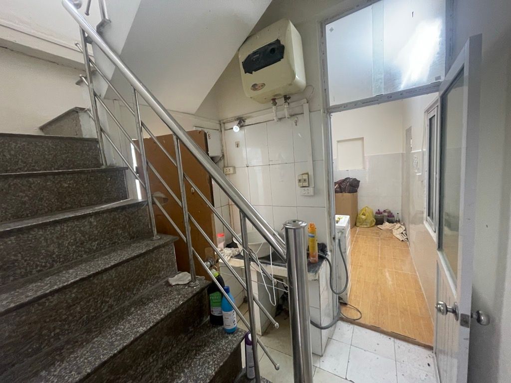 Bán nhà Nguyễn Khuyến - diện tích 48.7m2 3 tầng - Mặt phố lô góc - giá 18,9 tỷ