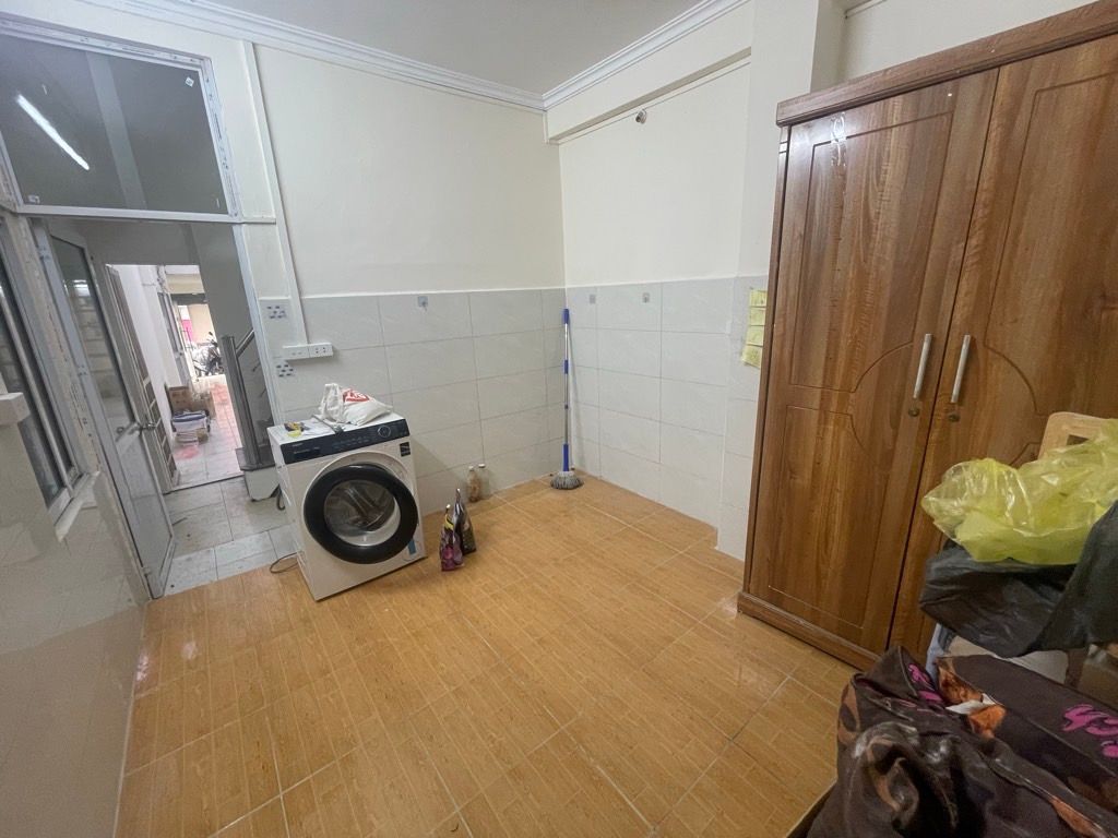 Bán nhà Nguyễn Khuyến - diện tích 48.7m2 3 tầng - Mặt phố lô góc - giá 18,9 tỷ