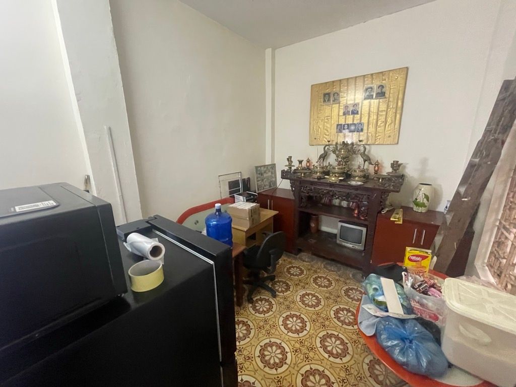 Bán nhà Nguyễn Khuyến - diện tích 48.7m2 3 tầng - Mặt phố lô góc - giá 18,9 tỷ