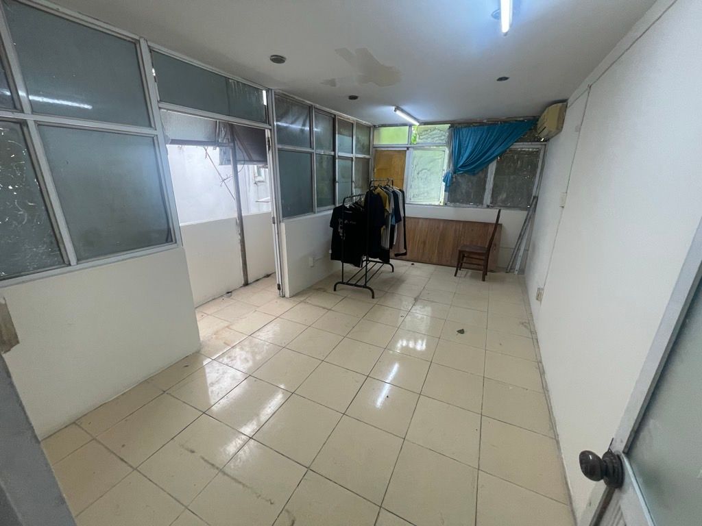 Bán nhà Nguyễn Khuyến - diện tích 48.7m2 3 tầng - Mặt phố lô góc - giá 18,9 tỷ