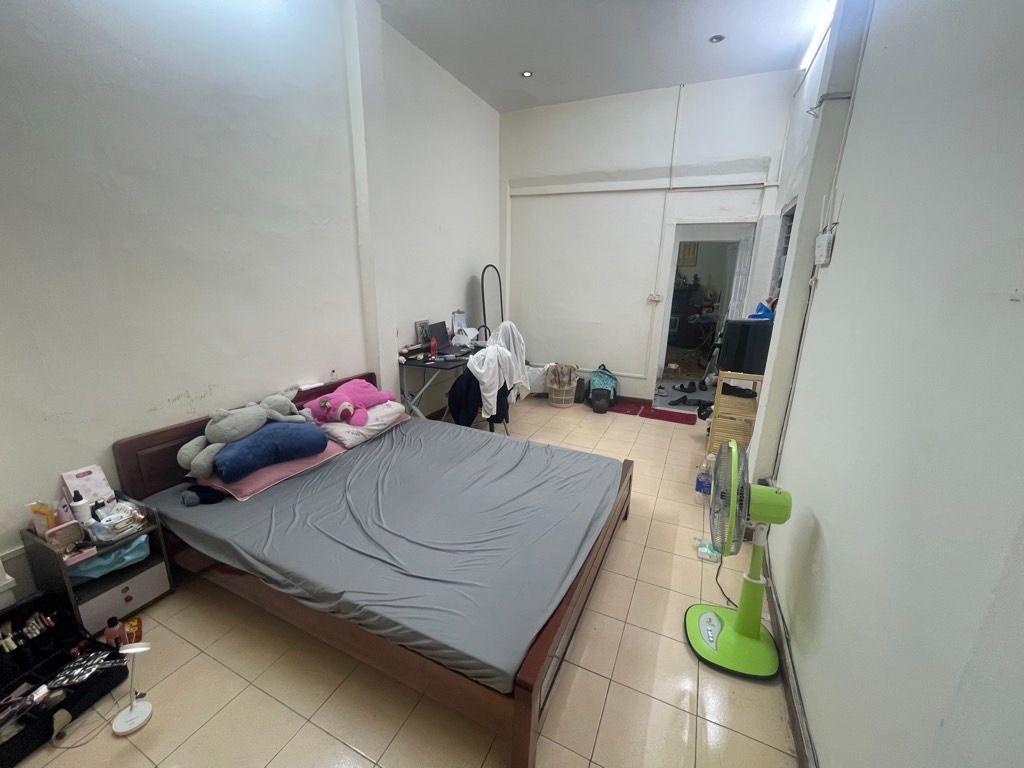 Bán nhà Nguyễn Khuyến - diện tích 48.7m2 3 tầng - Mặt phố lô góc - giá 18,9 tỷ