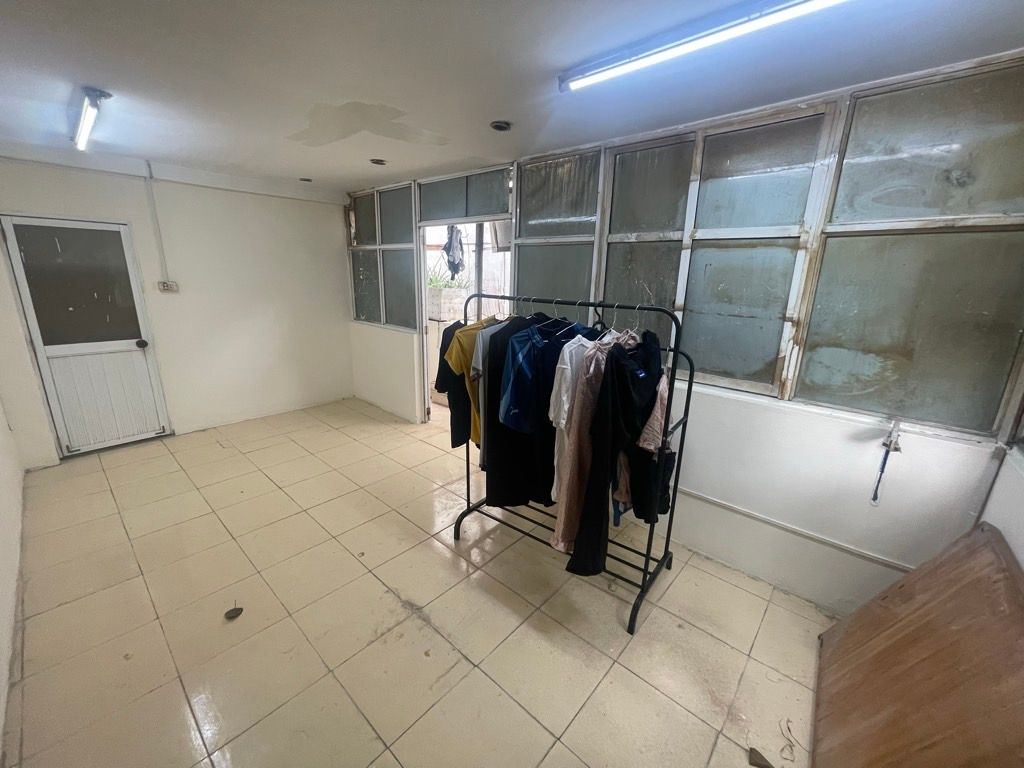 Bán nhà Nguyễn Khuyến - diện tích 48.7m2 3 tầng - Mặt phố lô góc - giá 18,9 tỷ