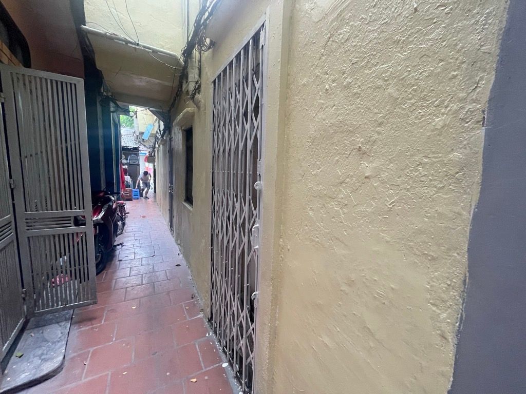 Bán nhà Nguyễn Khuyến - diện tích 48.7m2 3 tầng - Mặt phố lô góc - giá 18,9 tỷ