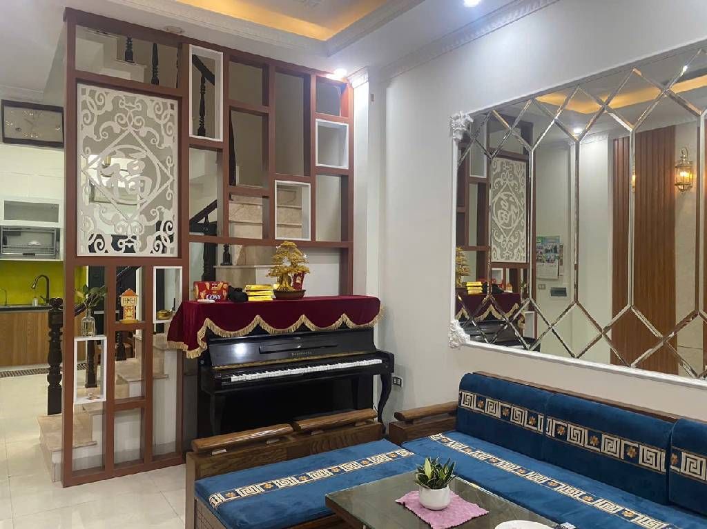 Bán nhà Nguyễn Viết Xuân - diện tích 45m2 4 tầng - ô tô tránh - giá 13,5 tỷ