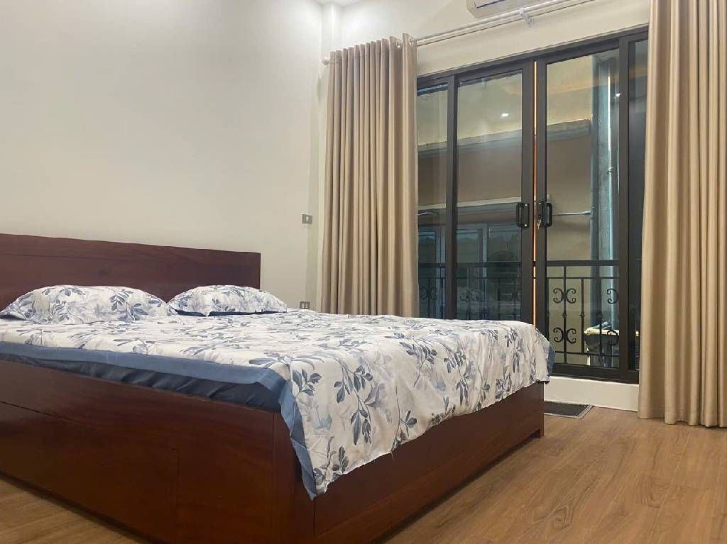 Bán nhà Nguyễn Viết Xuân - diện tích 45m2 4 tầng - ô tô tránh - giá 13,5 tỷ