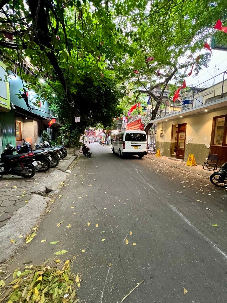 Bán nhà Nguyễn Hiền - diện tích 80m2 5 tầng - Hai mặt thoáng - giá 5,25 tỷ