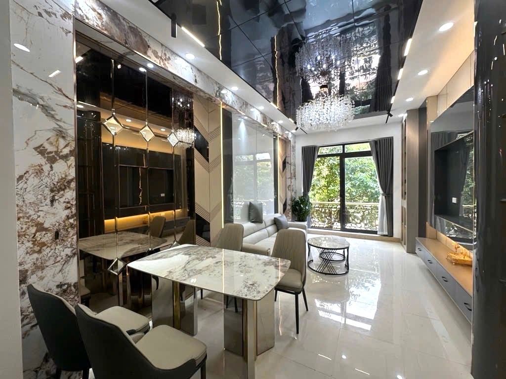 Bán nhà Kim Giang - diện tích 36.2m2 7 tầng - ô tô tránh - giá 22,5 tỷ