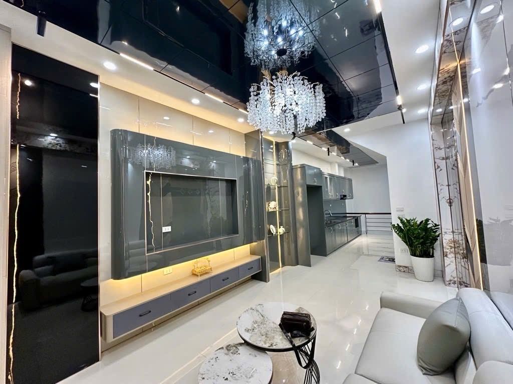 Bán nhà Kim Giang - diện tích 36.2m2 7 tầng - ô tô tránh - giá 22,5 tỷ