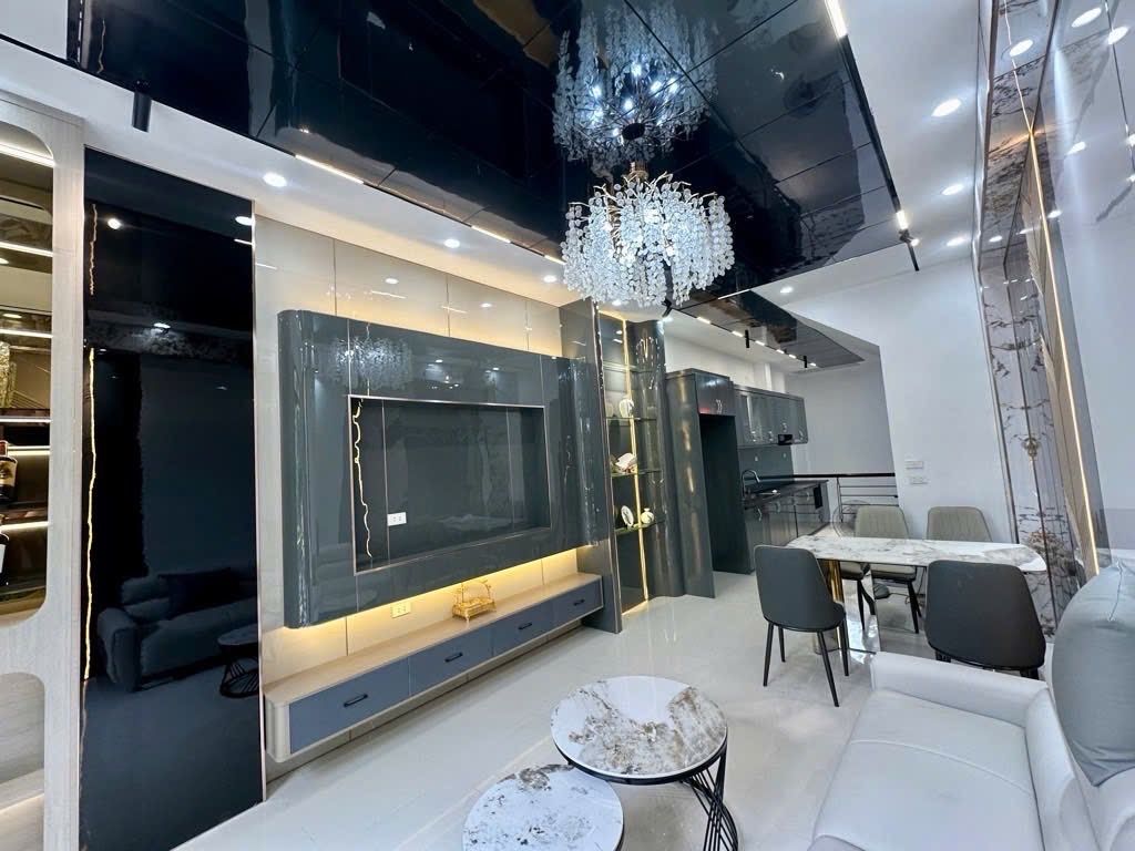 Bán nhà Kim Giang - diện tích 36.2m2 7 tầng - ô tô tránh - giá 22,5 tỷ