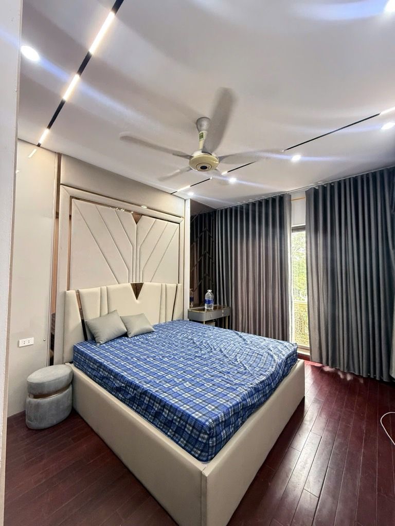 Bán nhà Kim Giang - diện tích 36.2m2 7 tầng - ô tô tránh - giá 22,5 tỷ