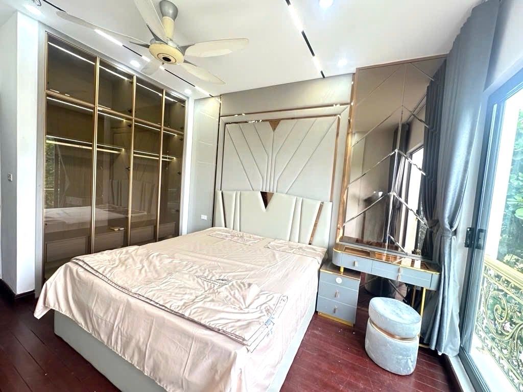 Bán nhà Kim Giang - diện tích 36.2m2 7 tầng - ô tô tránh - giá 22,5 tỷ