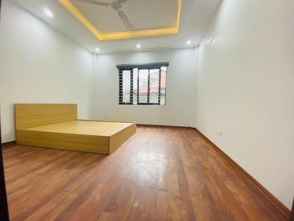 Bán nhà Hoàng Mai - diện tích 50m2 4 tầng - Ô tô đỗ cửa - giá 15,9 tỷ