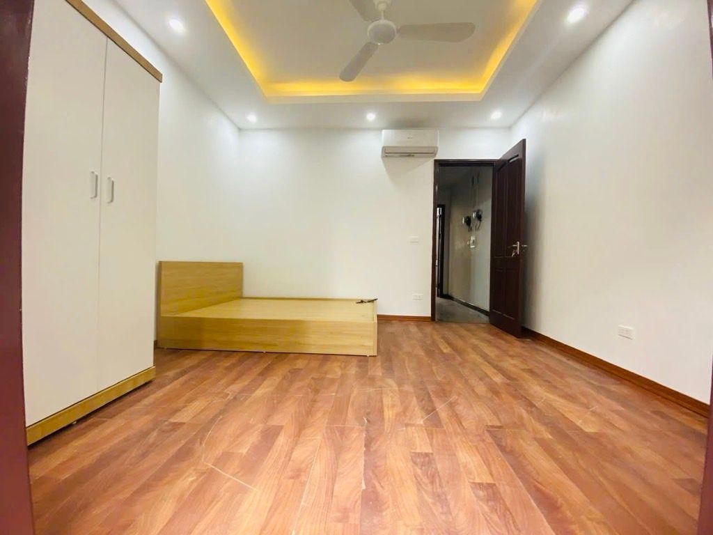 Bán nhà Hoàng Mai - diện tích 50m2 4 tầng - Ô tô đỗ cửa - giá 15,9 tỷ