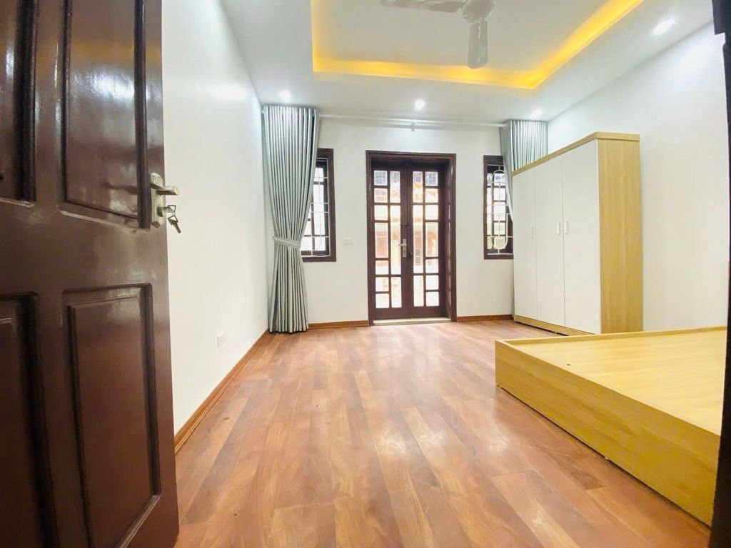 Bán nhà Hoàng Mai - diện tích 50m2 4 tầng - Ô tô đỗ cửa - giá 15,9 tỷ