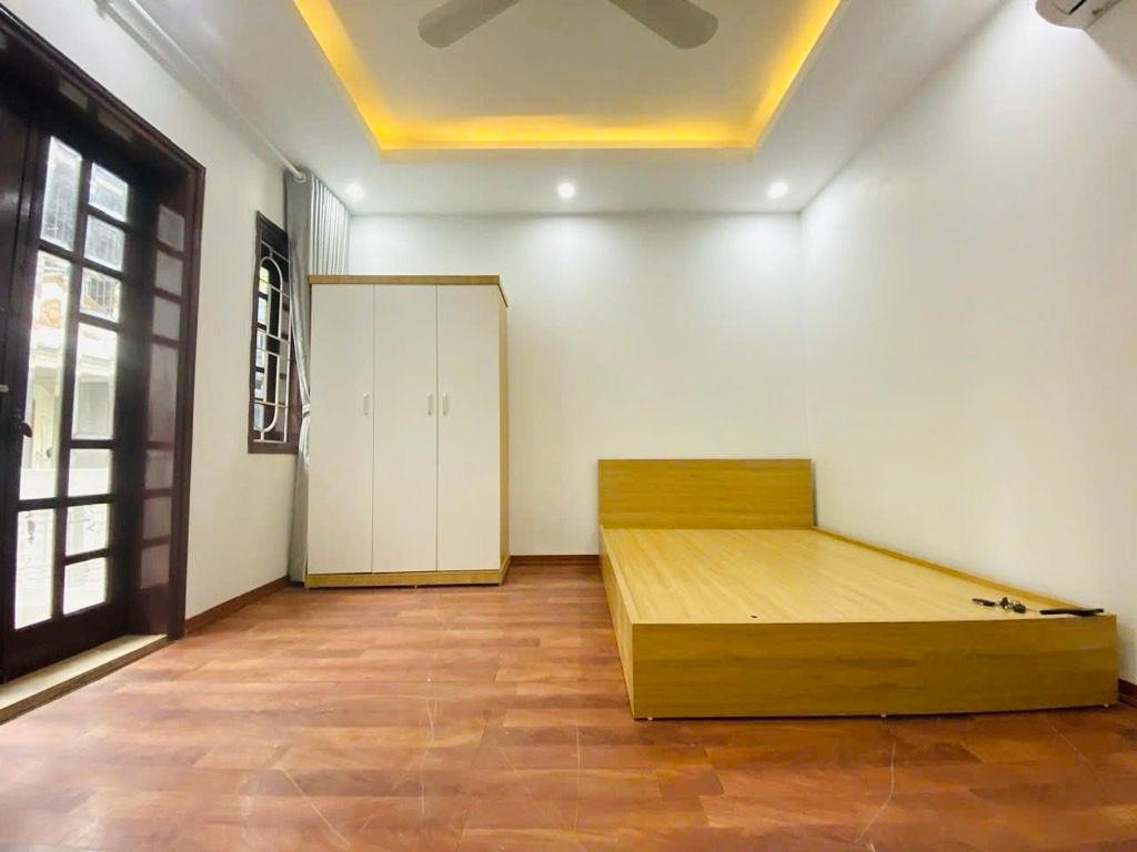 Bán nhà Hoàng Mai - diện tích 50m2 4 tầng - Ô tô đỗ cửa - giá 15,9 tỷ