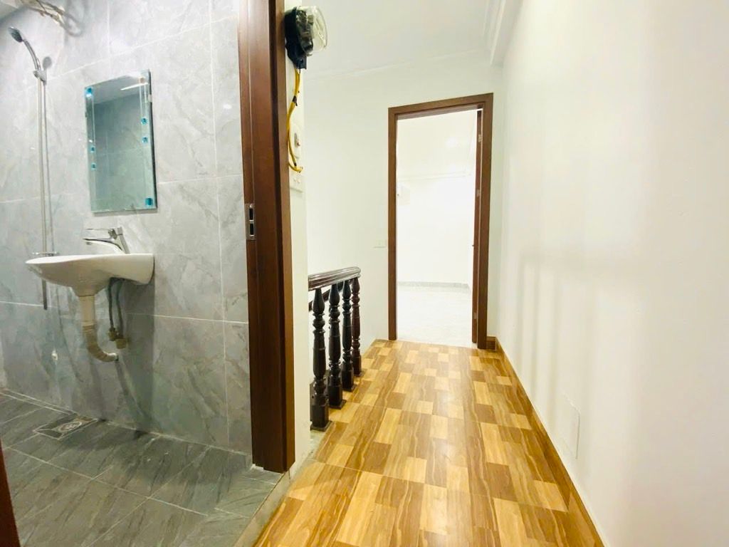 Bán nhà Hoàng Mai - diện tích 50m2 4 tầng - Ô tô đỗ cửa - giá 15,9 tỷ