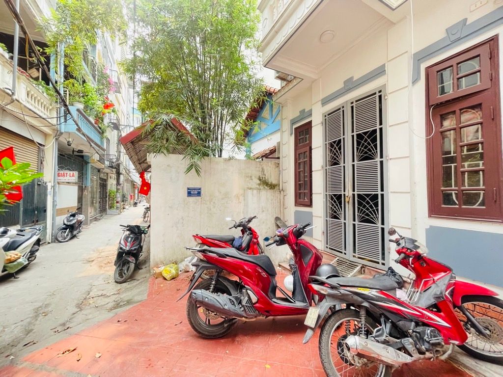 Bán nhà Hoàng Mai - diện tích 50m2 4 tầng - Ô tô đỗ cửa - giá 15,9 tỷ