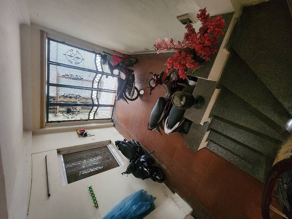 Bán nhà Trương Định - diện tích 50m2 5 tầng - Ô tô cách 10m - giá 12,5 tỷ