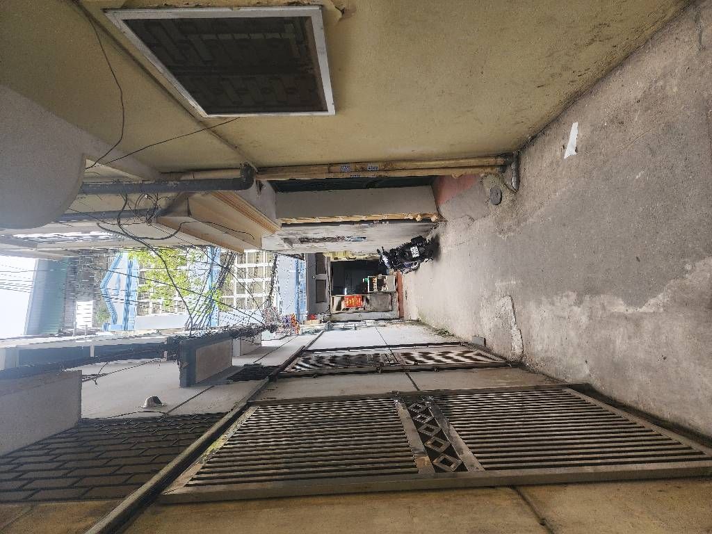 Bán nhà Trương Định - diện tích 50m2 5 tầng - Ô tô cách 10m - giá 12,5 tỷ