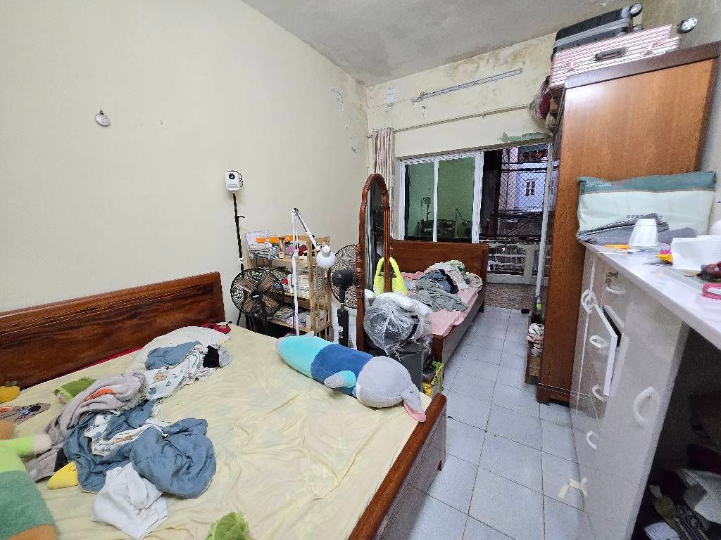 Bán nhà Đê Tô Hoàng - diện tích 34m2 4 tầng - Mặt phố vỉa hè ô tô - giá 15 tỷ