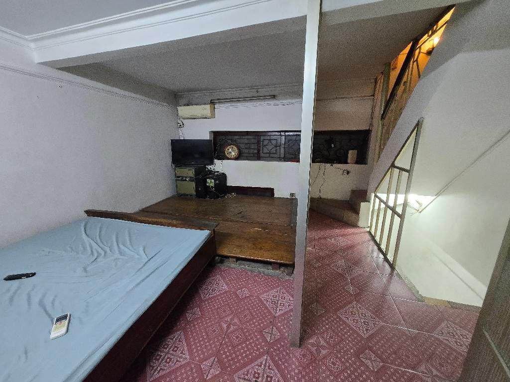 Bán nhà Đê Tô Hoàng - diện tích 23m2 4 tầng - Ngõ rộng - giá 7,8 tỷ