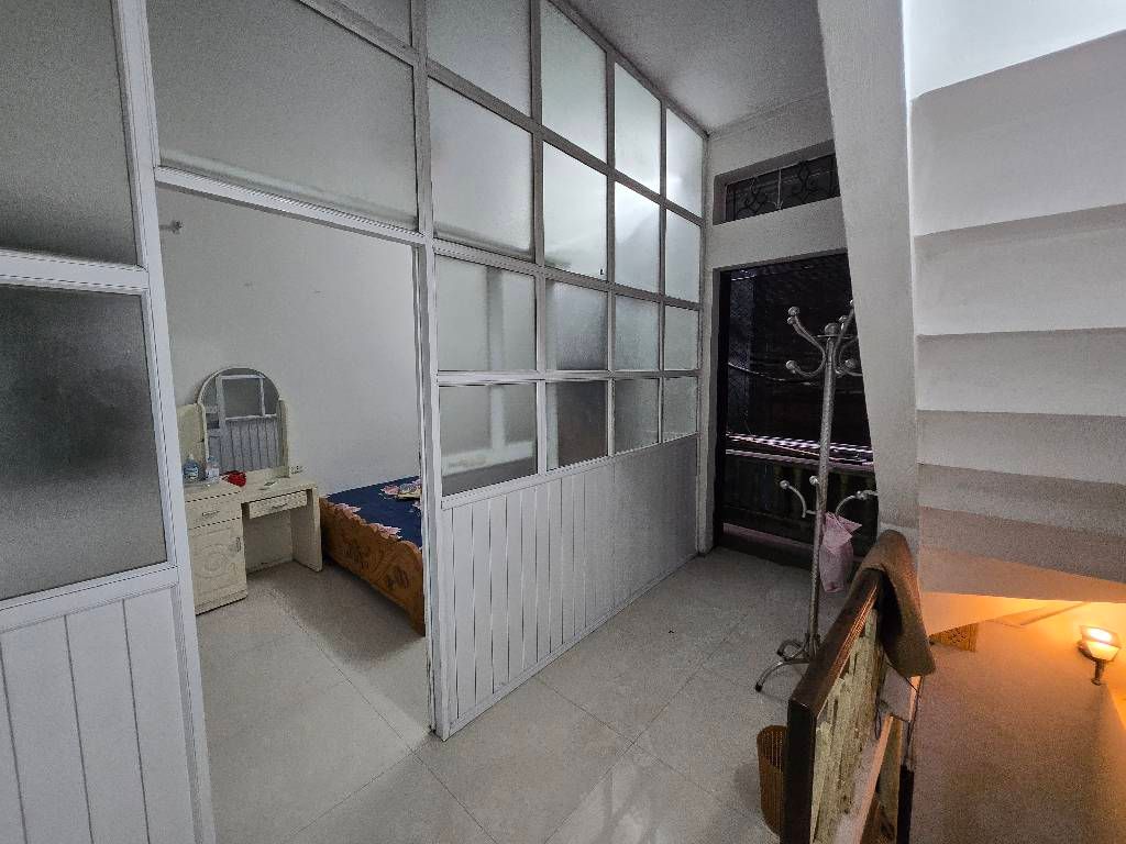 Bán nhà Đê Tô Hoàng - diện tích 23m2 4 tầng - Ngõ rộng - giá 7,8 tỷ