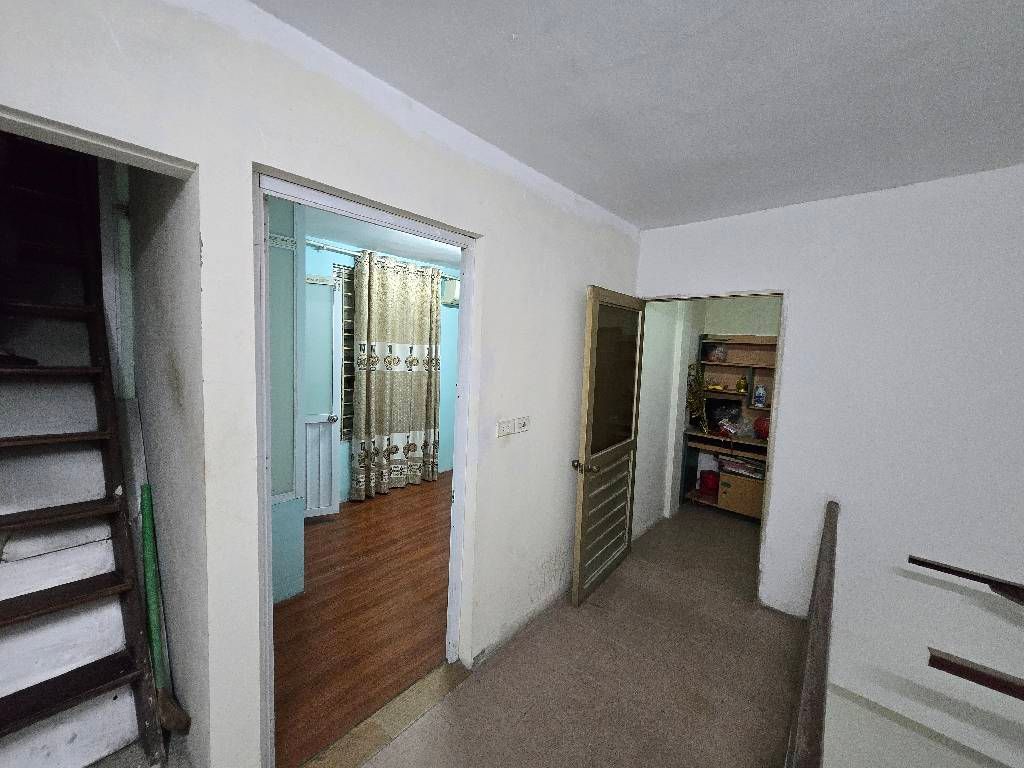 Bán nhà Đê Tô Hoàng - diện tích 23m2 4 tầng - Ngõ rộng - giá 7,8 tỷ