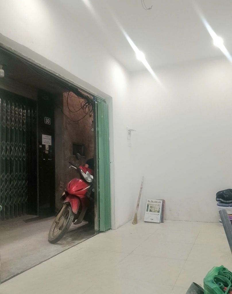 Bán nhà Khương Thượng - diện tích 12m2 4 tầng - mặt tiền 5,3m - giá 4,68 tỷ