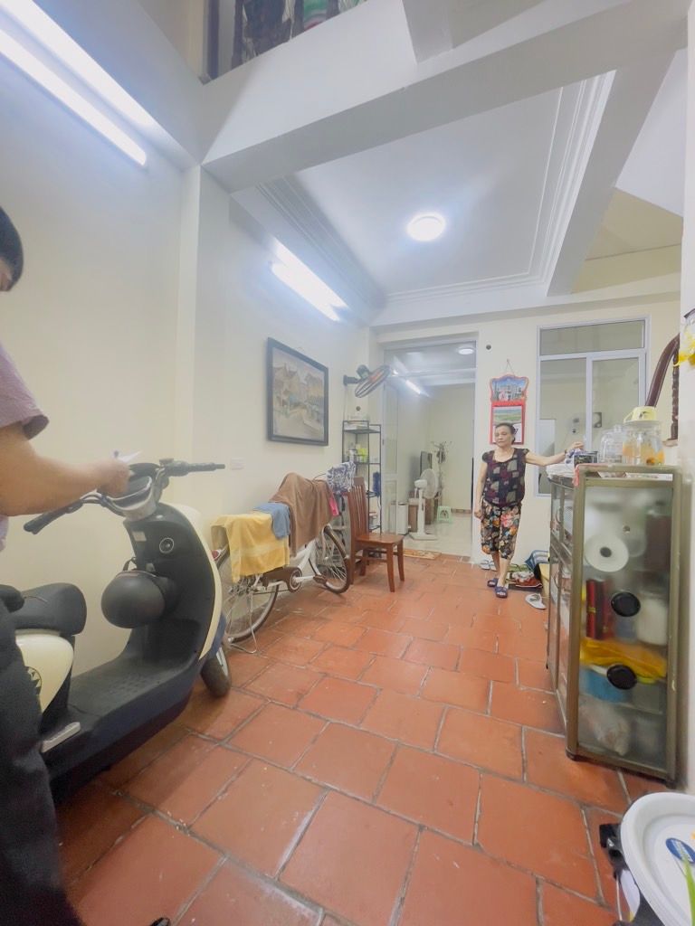 Bán nhà Ngõ Tân Lạc - diện tích 62m2 3 tầng - ô tô lùi tận cửa - giá 18 tỷ