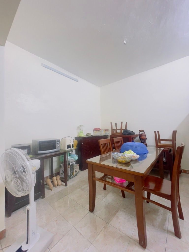 Bán nhà Ngõ Tân Lạc - diện tích 62m2 3 tầng - ô tô lùi tận cửa - giá 18 tỷ