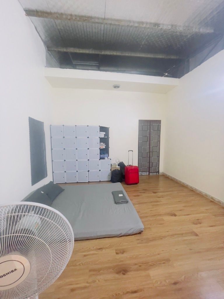 Bán nhà Ngõ Tân Lạc - diện tích 62m2 3 tầng - ô tô lùi tận cửa - giá 18 tỷ